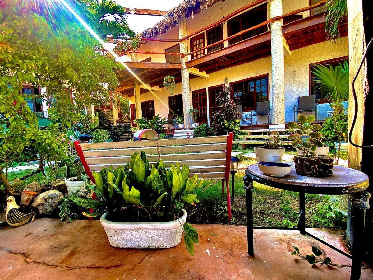 Don Panchon Y Maruxa Hotel Holbox Eksteriør billede